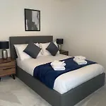 Icona - Stylish 2 Bed Apartment