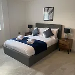 Icona - Stylish 2 Bed Apartment