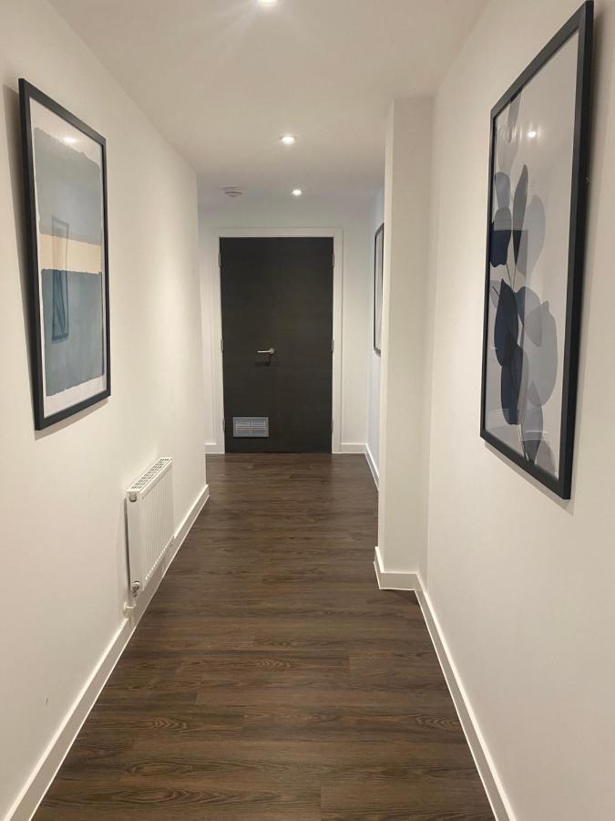 Icona - Stylish 2 Bed Apartemen