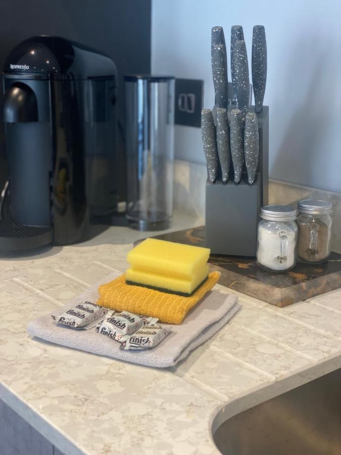 Apartemen Icona - Stylish 2 Bed *